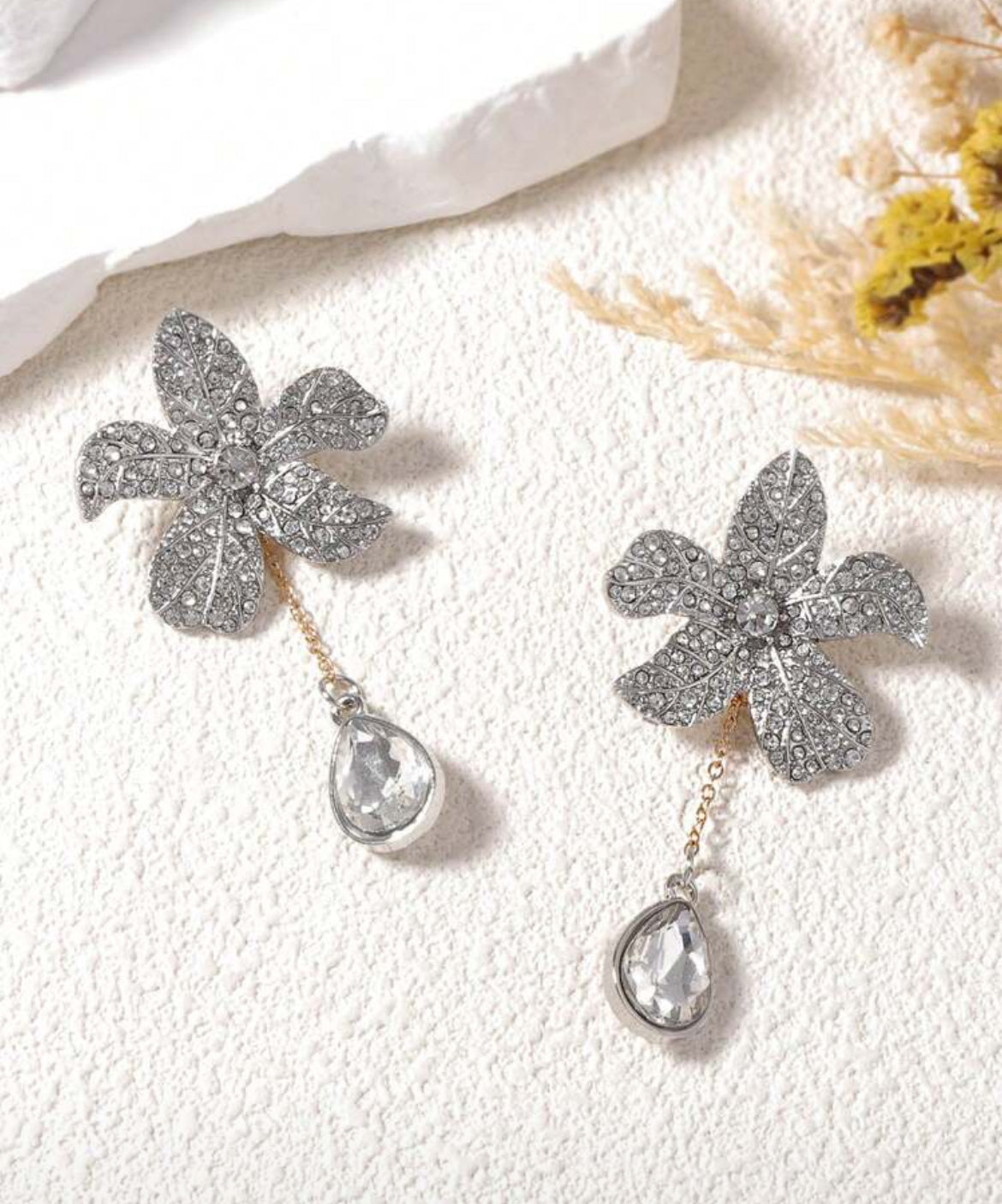 1 Pair Luxury Elegant High-End Floral & Teardrop Rhinestone Pendant Earrings