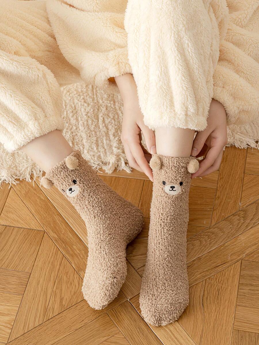 1pair Beige Bear Coral Velvet Socks