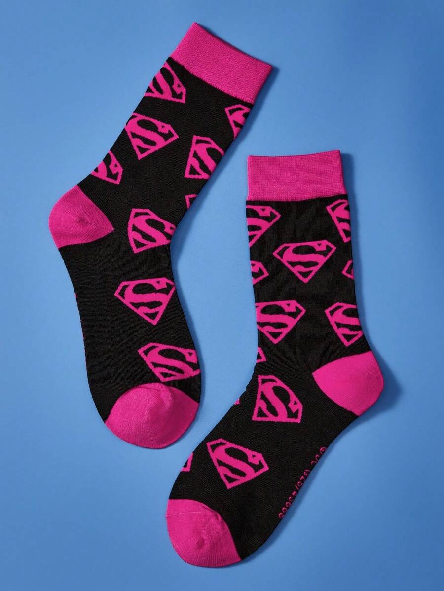 SUPERMAN 2 Pairs Unisex Breathable & Moisture-Wicking Crew Socks With Reinforced Toe And Heel, Superhero Logo Design, Suitable For All Seasons, Black And Pink