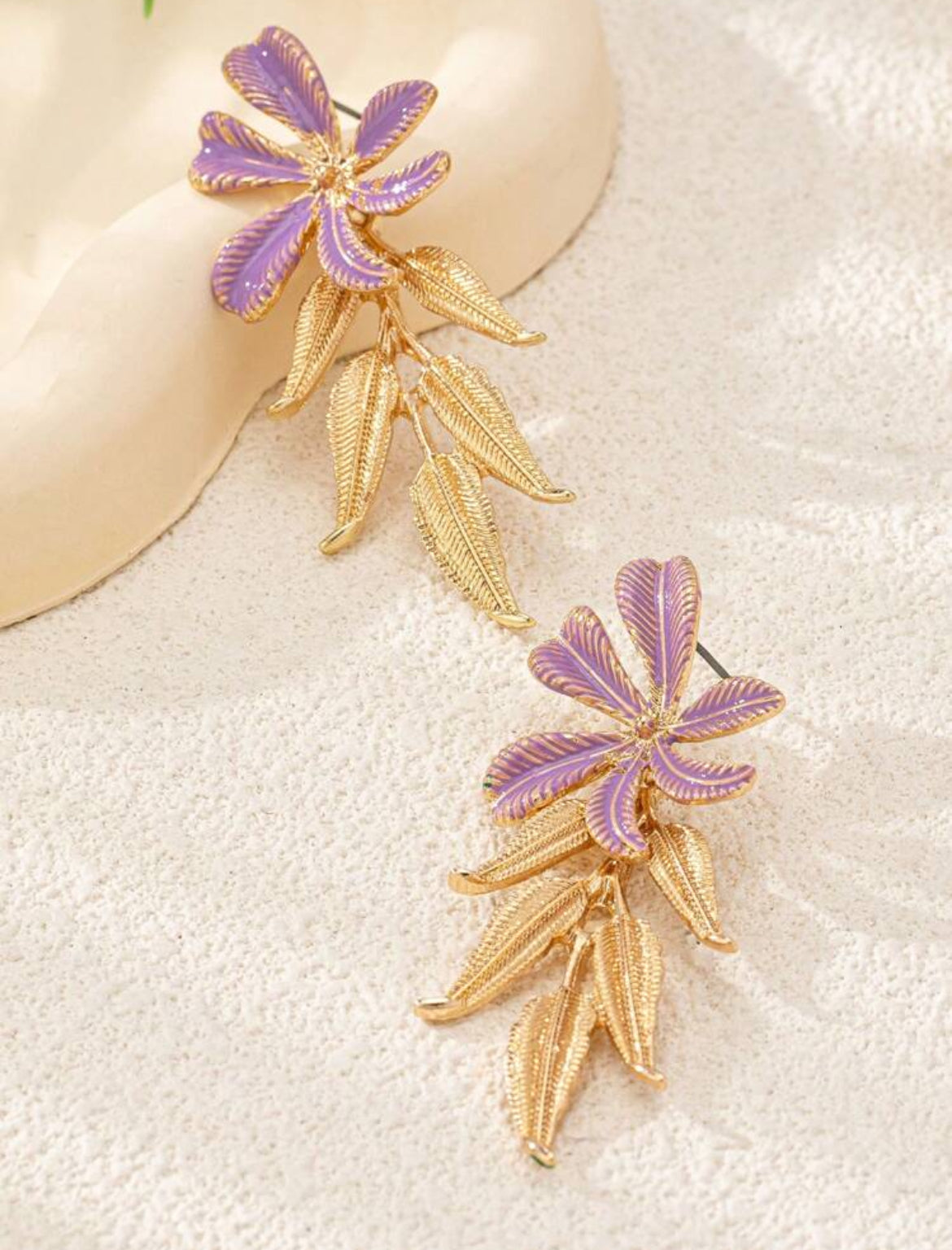 Fashionable Floral Leaf Design Earrings For Women, Elegant & Refined Lavender Color