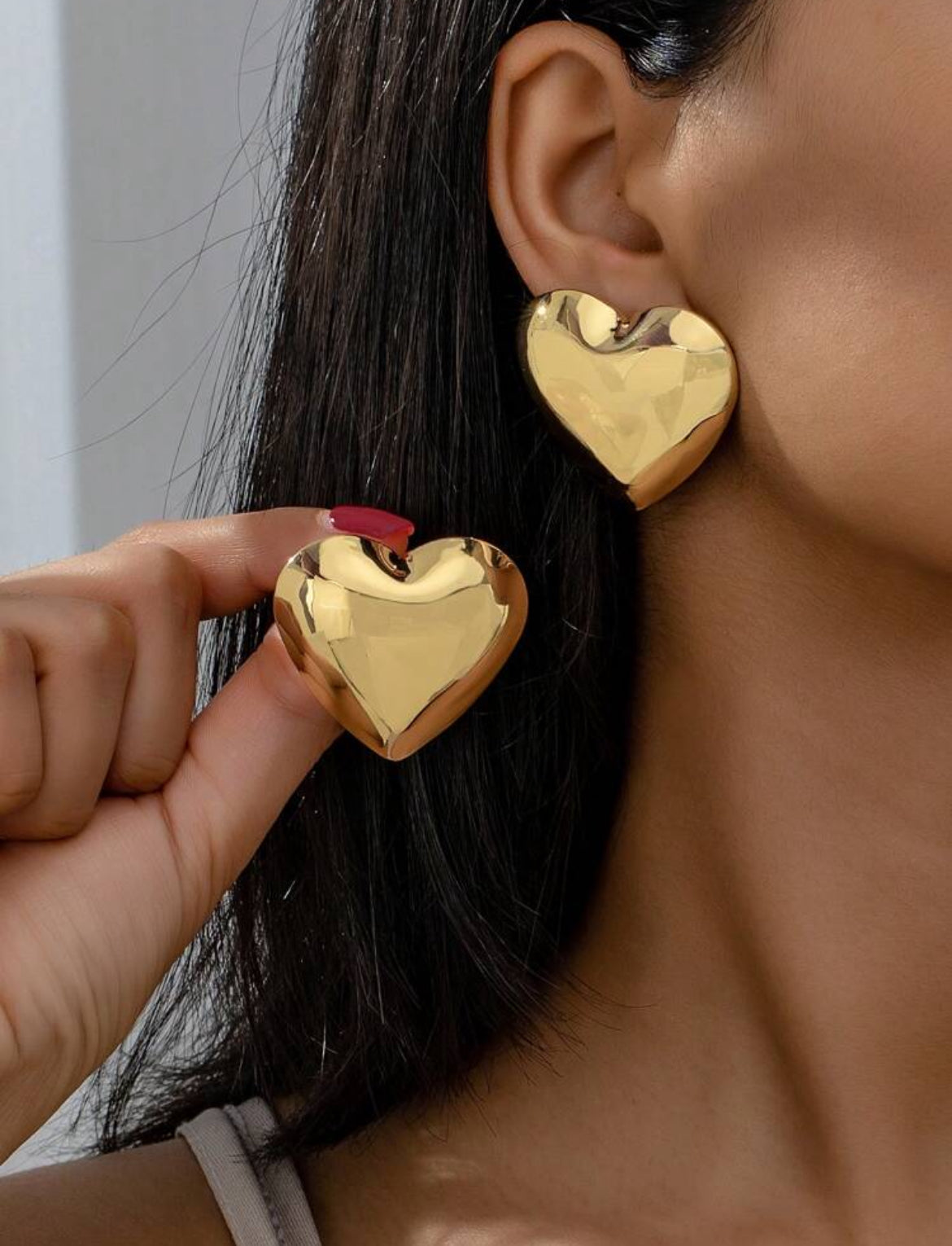 Exaggerate Shiny Golden Heart Shaped Stud Earrings For Women Daily Wear Valentines