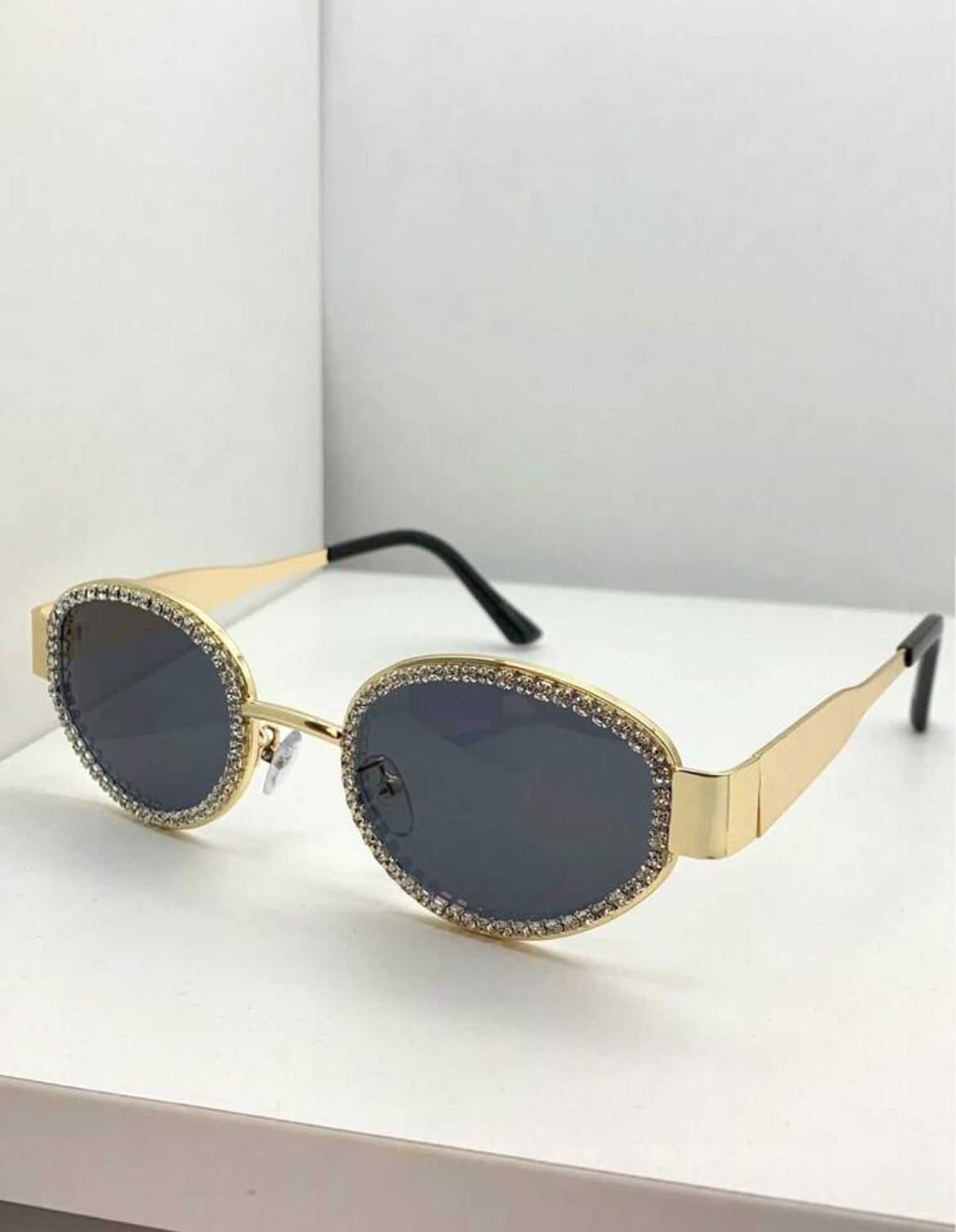 Oval Frame Rhinestone Decorated Fashion Glasses