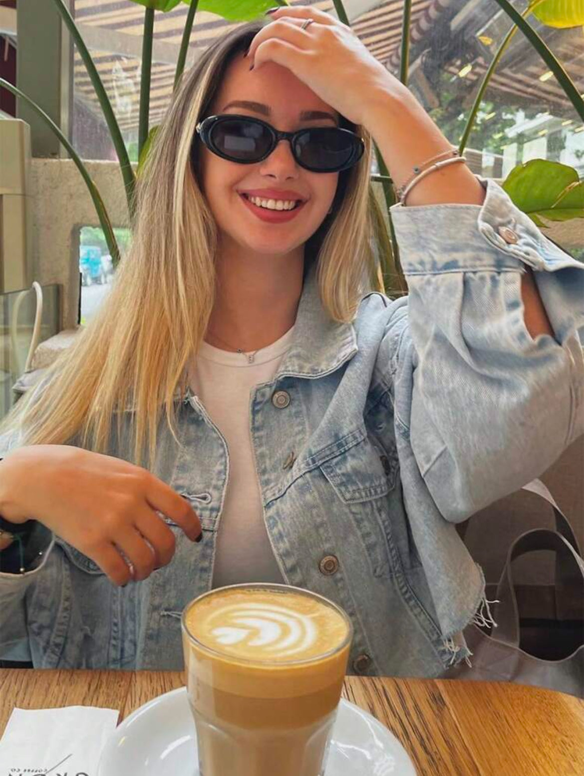 Black Oval Fashion Glasses With Star Decoration