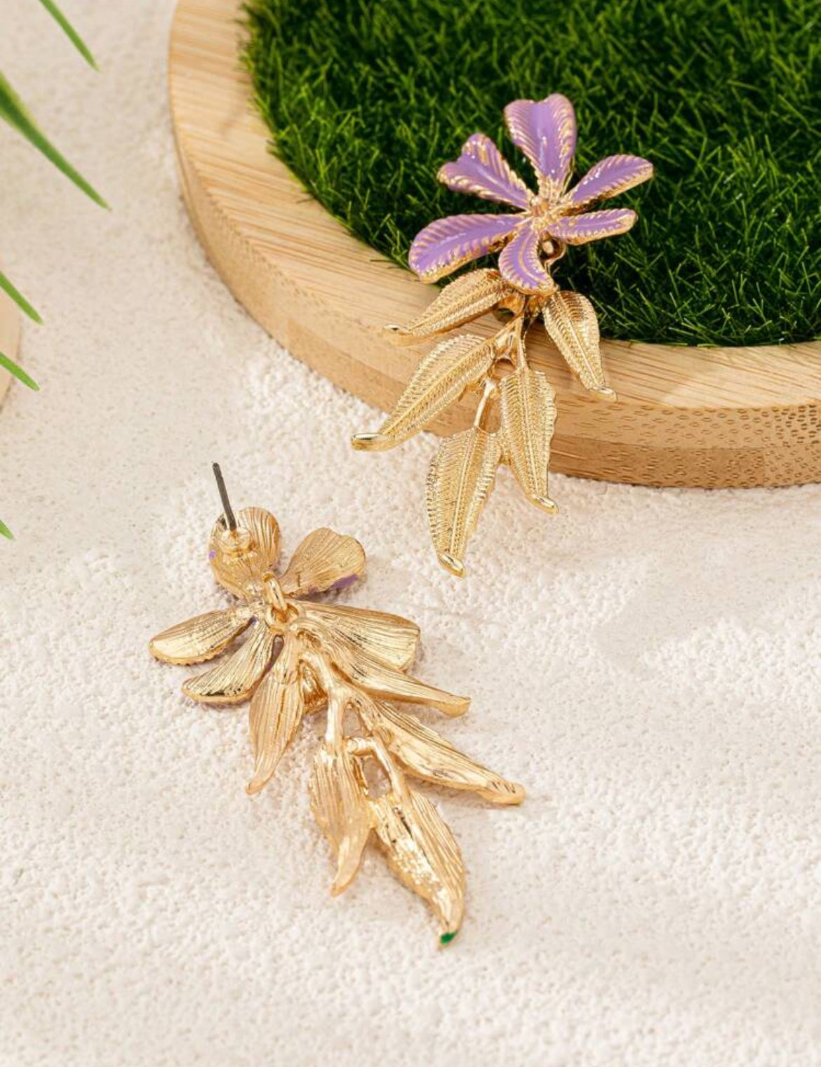 Fashionable Floral Leaf Design Earrings For Women, Elegant & Refined Lavender Color
