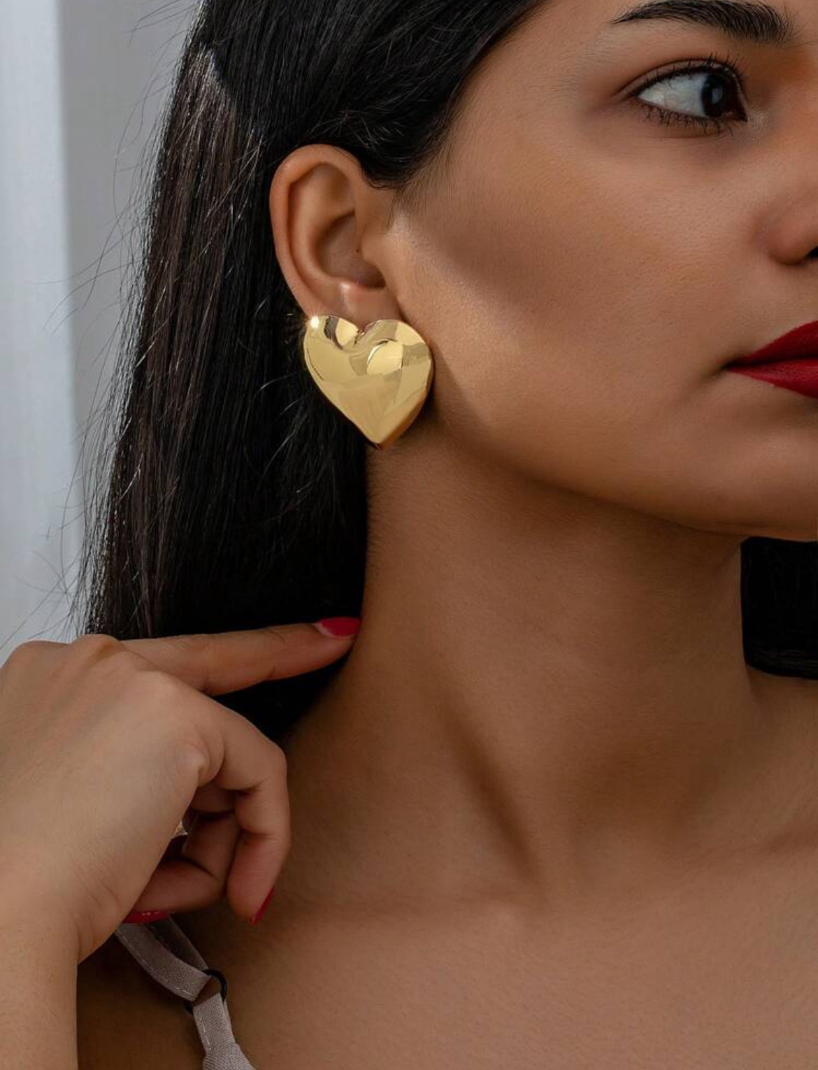 Exaggerate Shiny Golden Heart Shaped Stud Earrings For Women Daily Wear Valentines