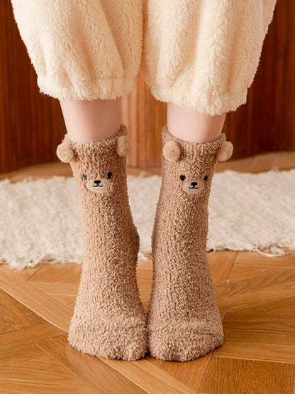 1pair Beige Bear Coral Velvet Socks