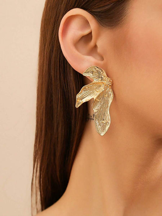 Vintage Golden Large Leaf Design Stud Earrings, Suitable For Women's Daily Wear