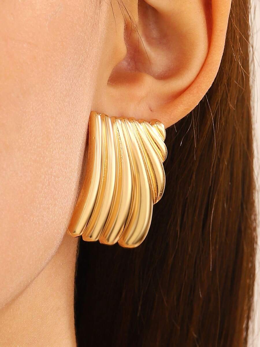 Vintage Twisted Geometric Shape Metallic Statement Earrings For Women