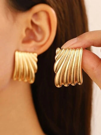 Vintage Twisted Geometric Shape Metallic Statement Earrings For Women