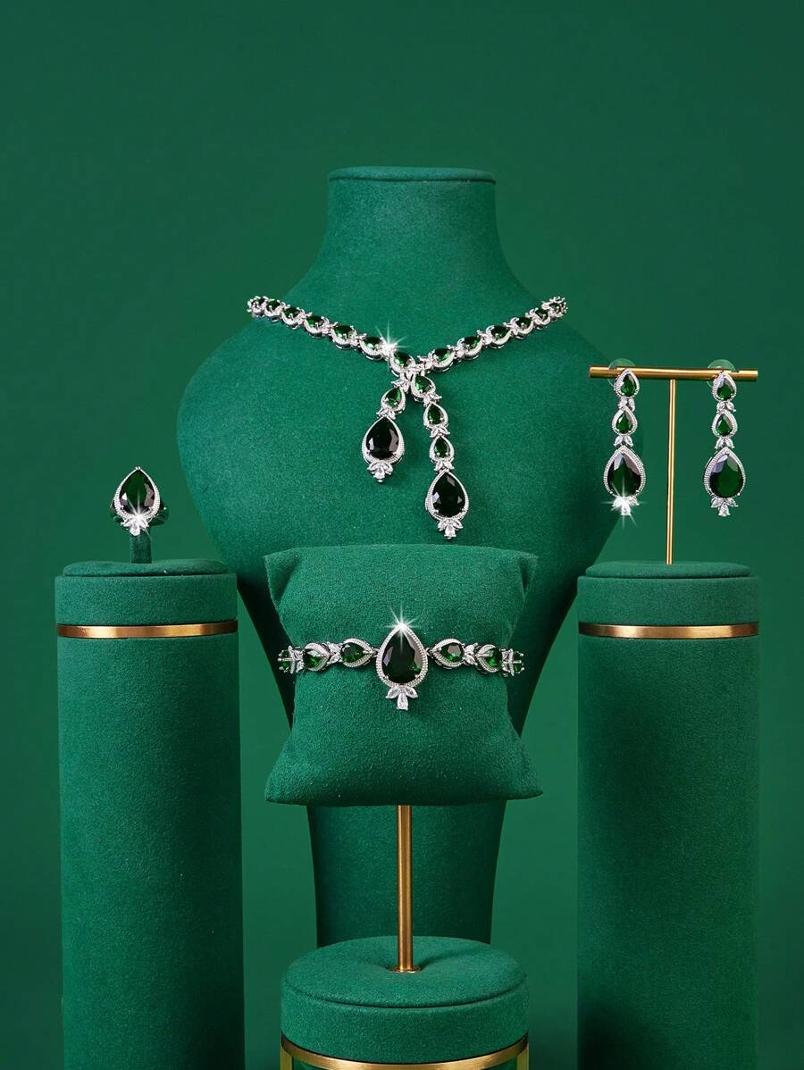 Luxury Jewelry Set With Green Artificial Zirconia Stone