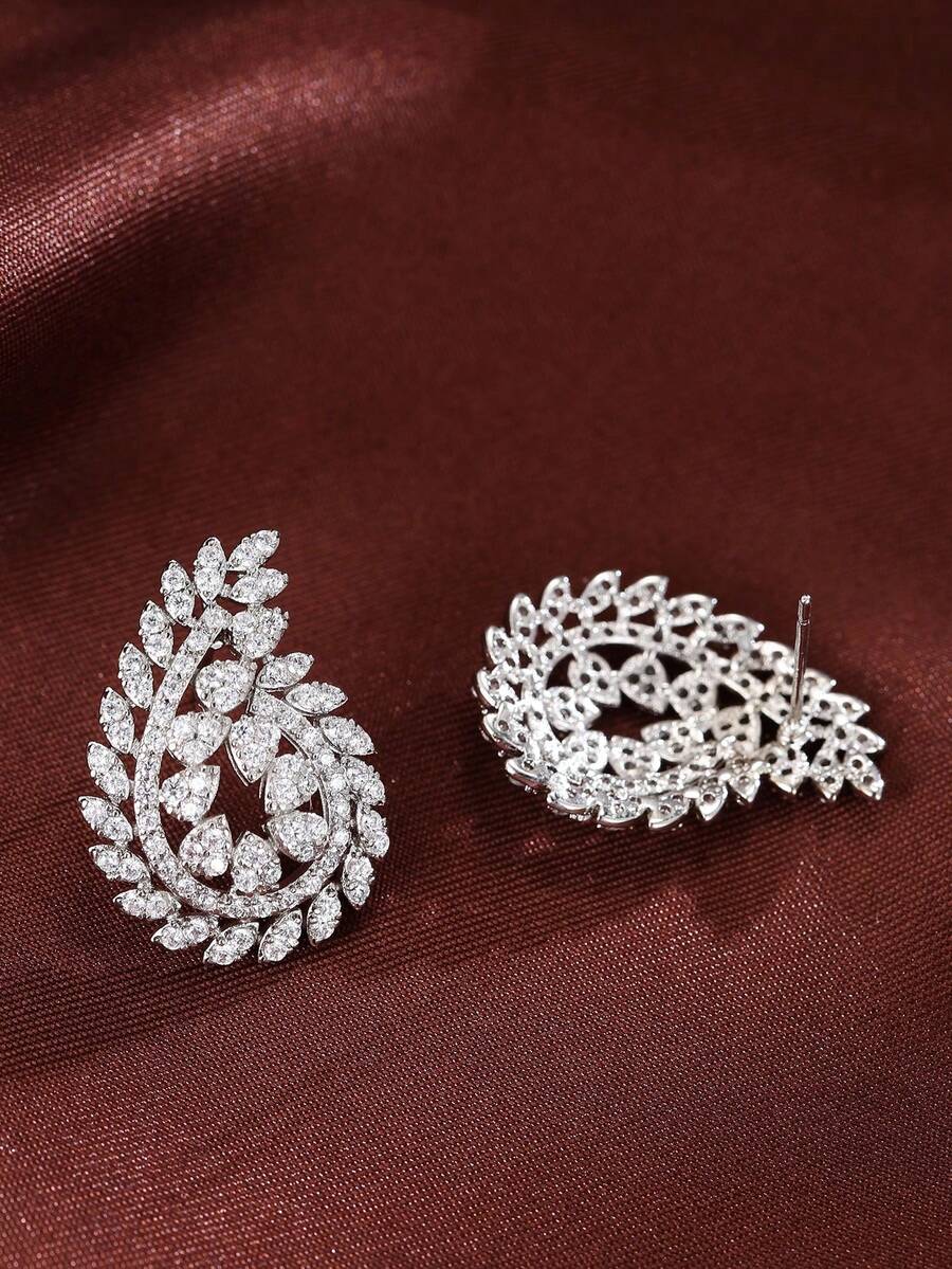 1 Pair Luxury Cubic Zirconia Leaf Stud Earrings For Women