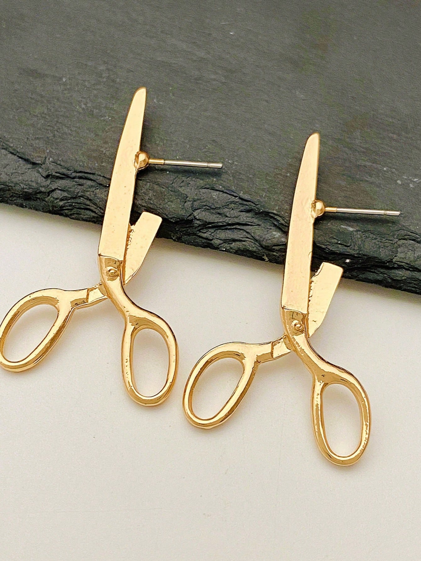 Fashionable Gothic Style Asymmetrical Vintage Metallic Scissor Stud Earrings, Versatile For Women Daily, Festivals, Parties