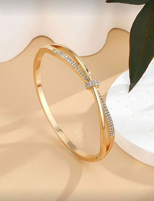 1pc Minimalist Style Rhinestone Studded Bangle / Bracelet Ladies The Light Luxury Fashion Hand Jewelry