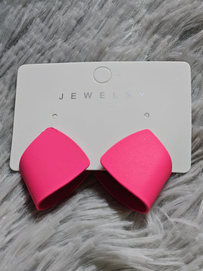 Matte Bold Curve Earrings
