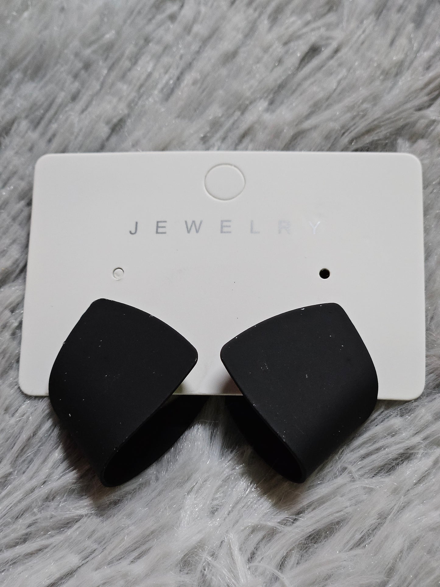 Matte Bold Curve Earrings