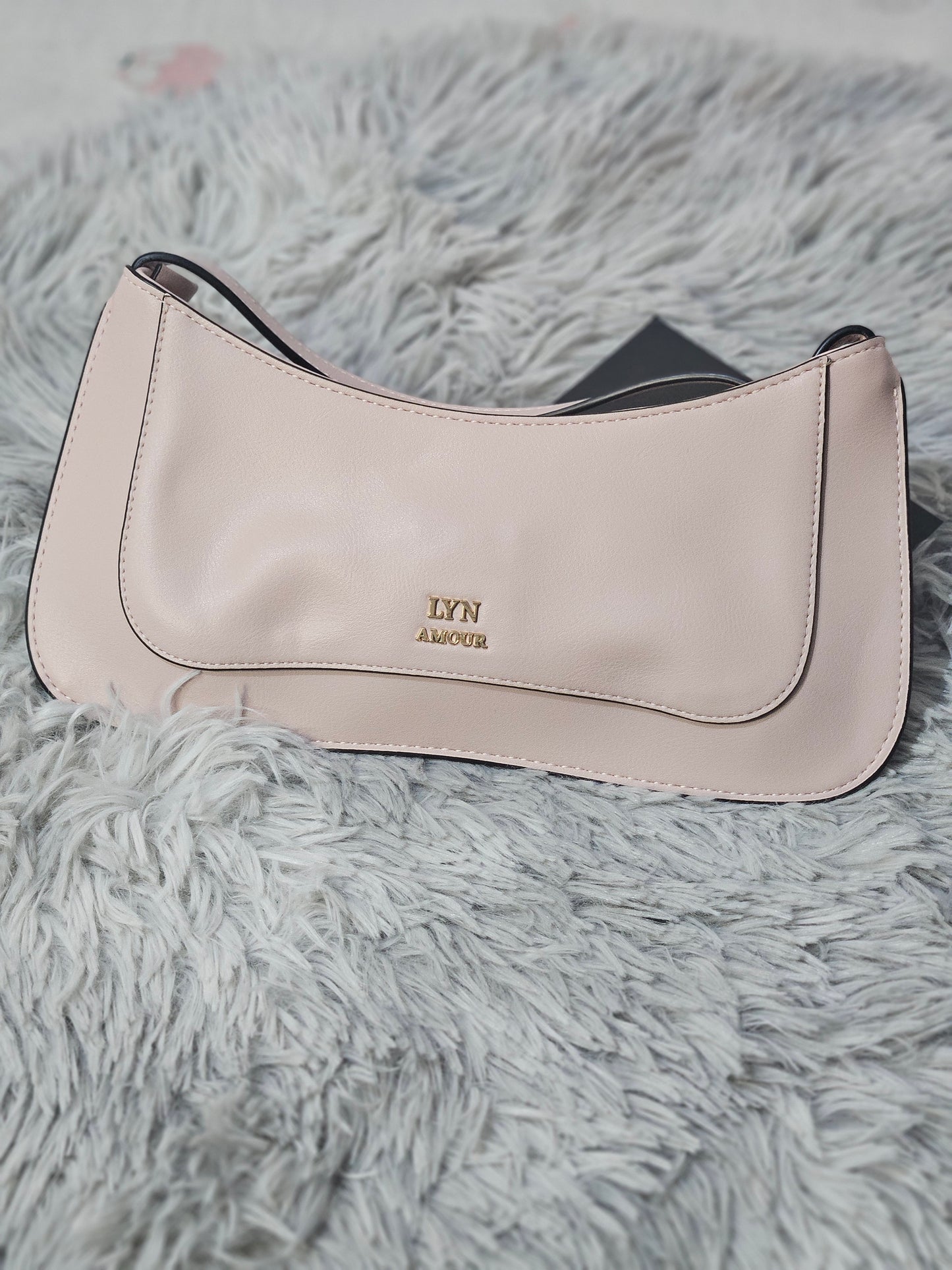 LYN Amour Curve Shoulder Bag