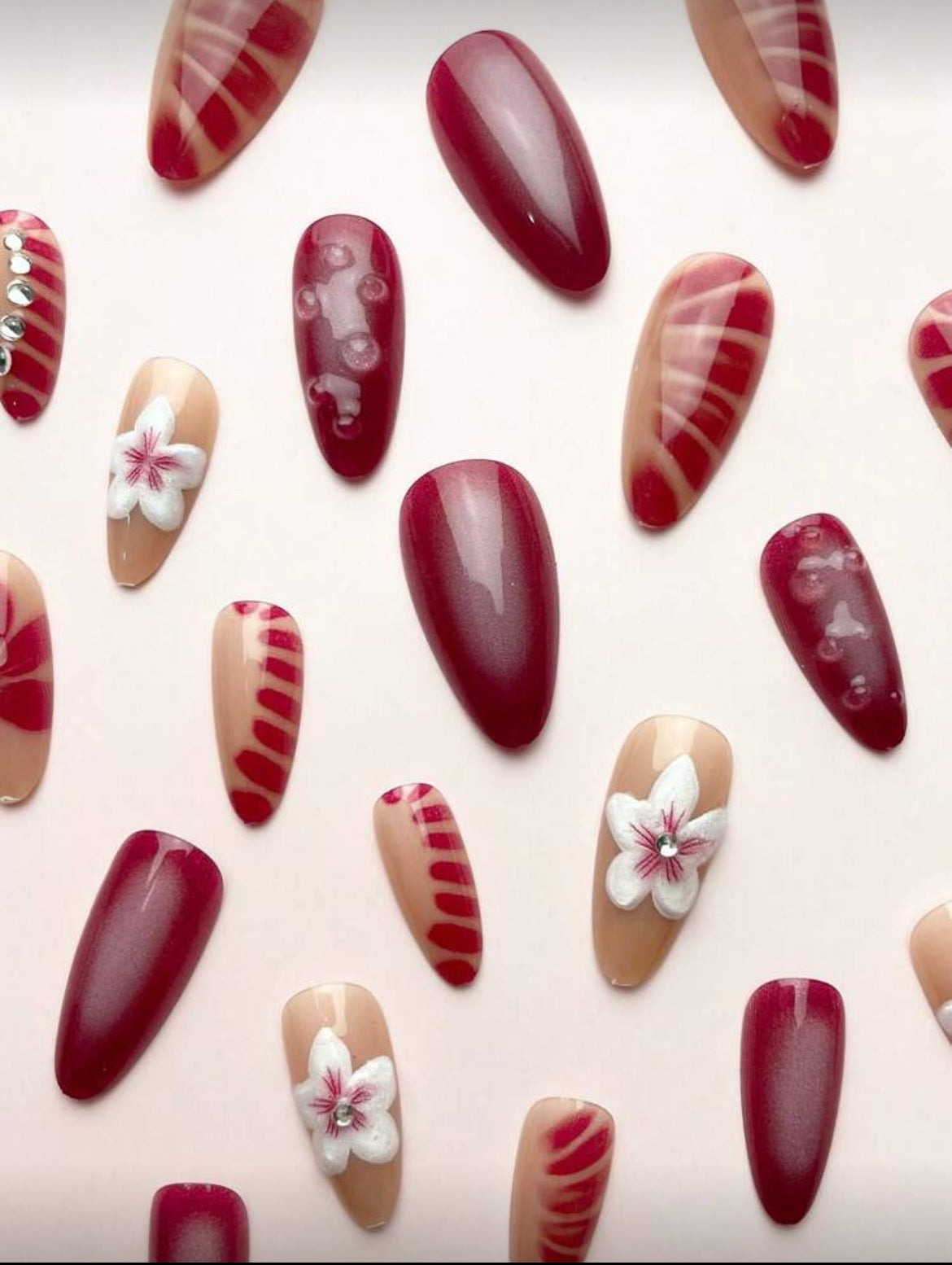 24Pcs/Set Almond Shaped Sweet Floral 3D Water Drop Pattern Full Cover Press-On Fake Nails 1Pc Jelly Gel & 1Pc Nail File Set, Nails