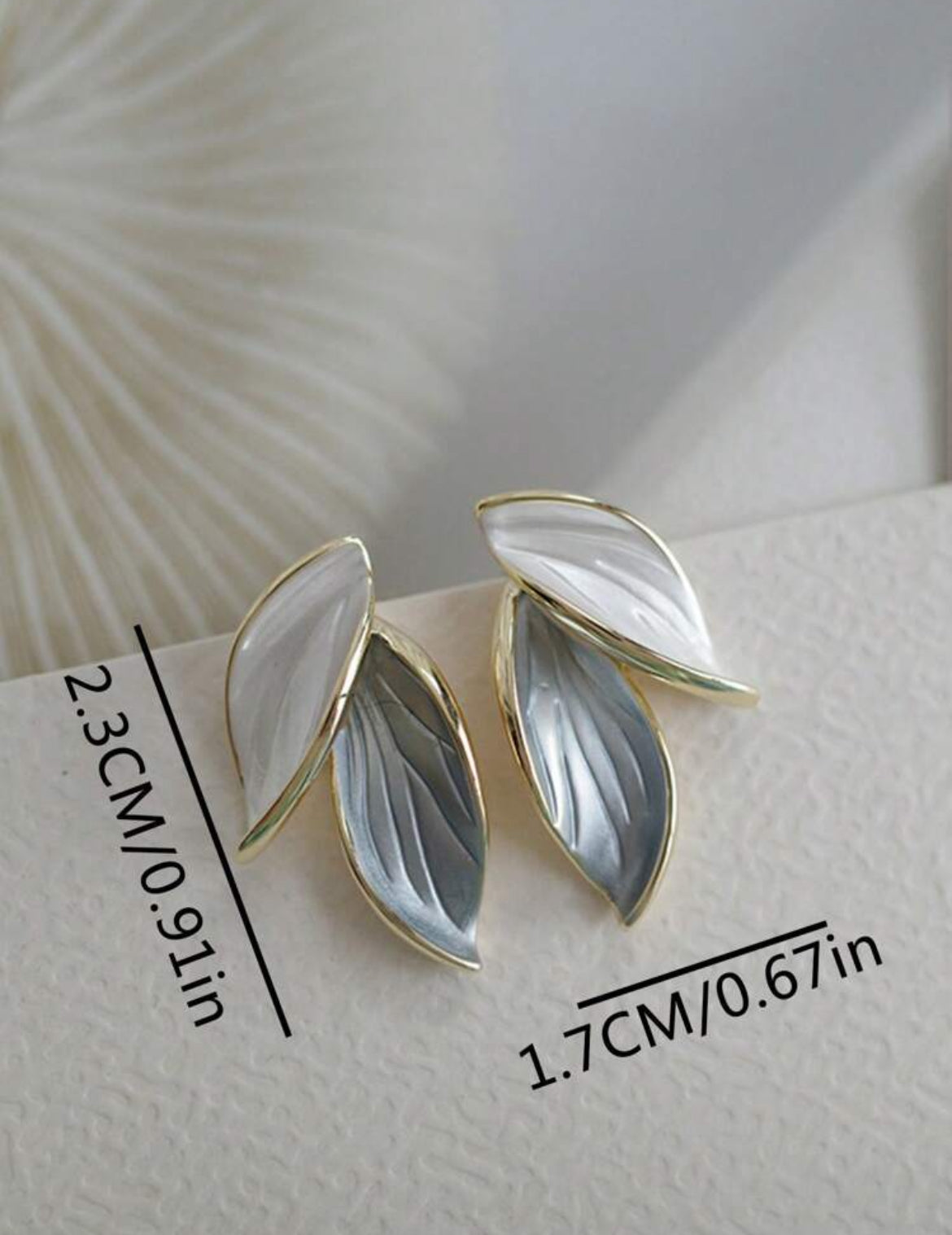 Blue And White Elegant Shell Gray Evening Earrings