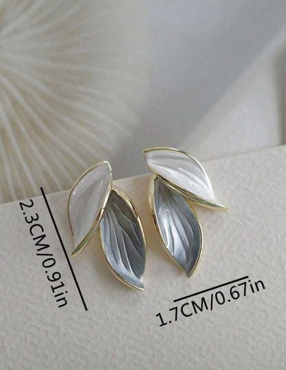 Blue And White Elegant Shell Gray Evening Earrings