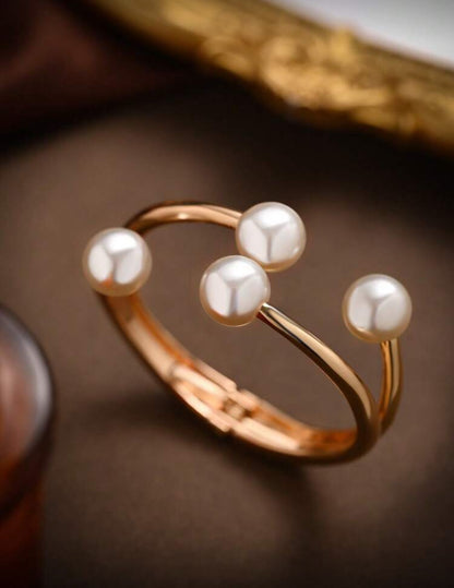 1pc Minimalist Chic Pearl Geometric Open Cuff Bracelet, Versatile For Daily Wear And Getaway, Suitable As Gift For Friends And Families