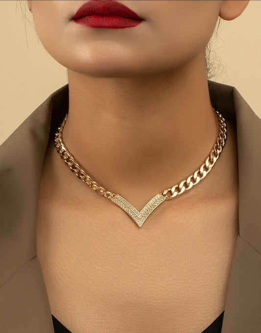Rhinestone Inlaid Letter Detail Chunky Chain Necklace