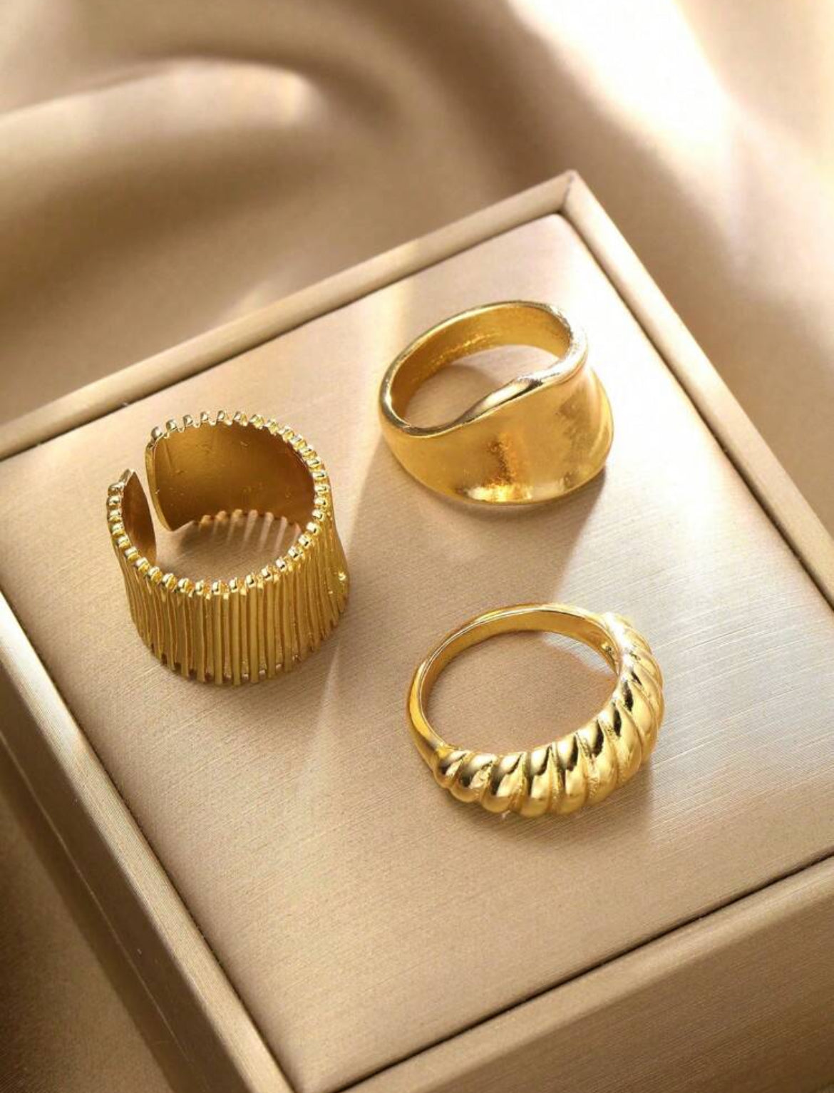 8pcs Set Exaggerated Chunky Asymmetrical Hollow Smooth Wide Golden Band Finger Ring