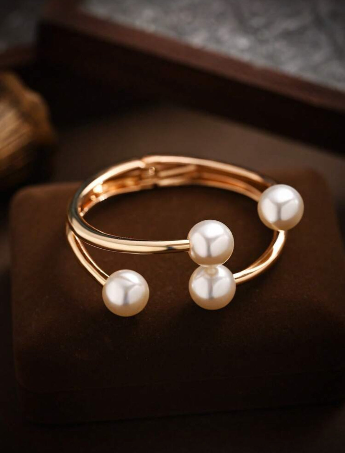 1pc Minimalist Chic Pearl Geometric Open Cuff Bracelet, Versatile For Daily Wear And Getaway, Suitable As Gift For Friends And Families