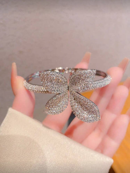 Fashionable & Luxurious Cubic Zirconia Bracelet.Starry Flower Design Elegant Jewelry, Suitable As Gift, Party, bracelet / bangles
