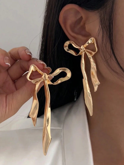 Minimalist Creative Metal Golden Ribbon Bow Earrings, Elegant & Fashionable Asymmetrical Earrings For Women