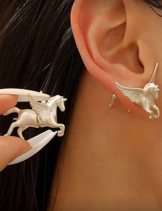 1 Pair 3D Pegasus Animal Stud Earrings, Women's Earrings, Suitable For Daily Wear And Parties, Winged Horse Earrings, Gift For Friends, Women's Jewelry