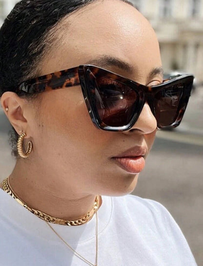 Large Frame Minimalist Fashion Cat Glasses
