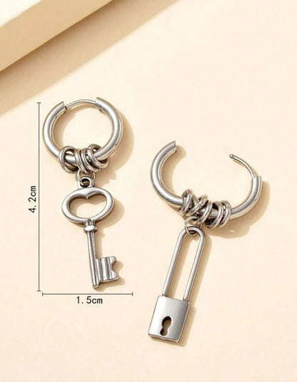 Punk Style Retro Simple Asymmetric Lock & Key Earrings