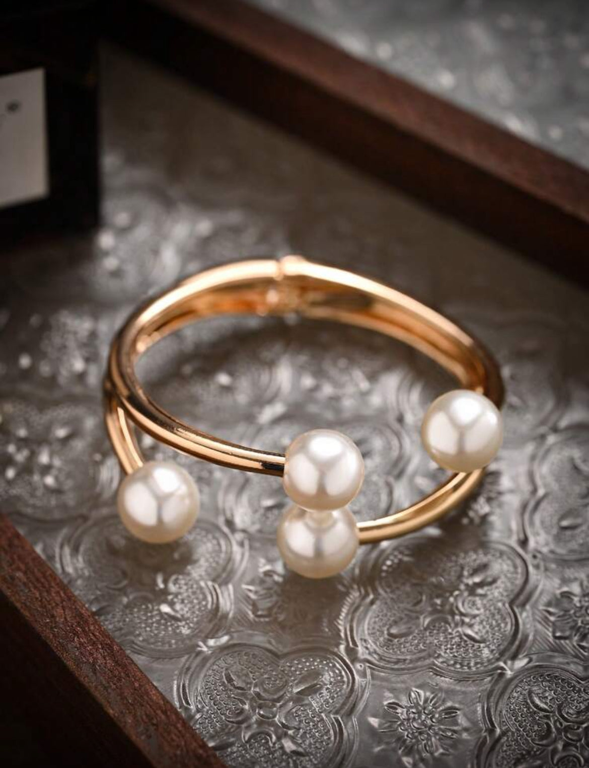 1pc Minimalist Chic Pearl Geometric Open Cuff Bracelet, Versatile For Daily Wear And Getaway, Suitable As Gift For Friends And Families