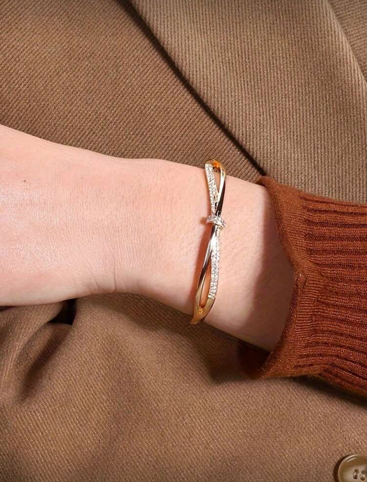 1pc Minimalist Style Rhinestone Studded Bangle / Bracelet Ladies The Light Luxury Fashion Hand Jewelry