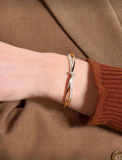 1pc Minimalist Style Rhinestone Studded Bangle / Bracelet Ladies The Light Luxury Fashion Hand Jewelry