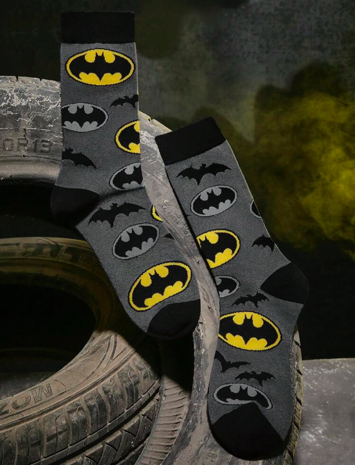 BATMAN 2 Pairs Hero And Bat Logo Pattern Colorblock Crew Socks,Suitable For All Seasons, Unisex,Men,Women, Cool Socks, Graphics Socks