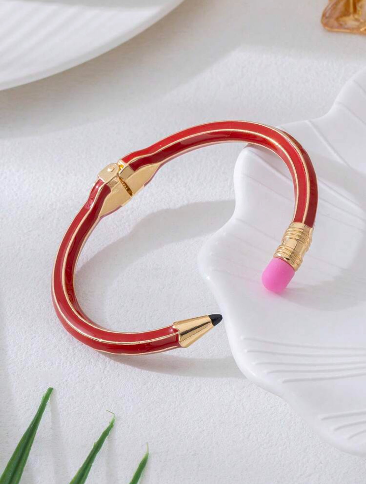 1pc Vintage Chic Red Bracelet, Versatile Round Bangle Lovely Gift