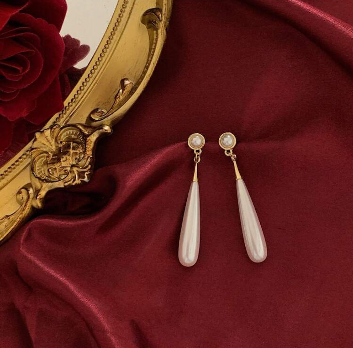Pearl elongated drop hanging earring