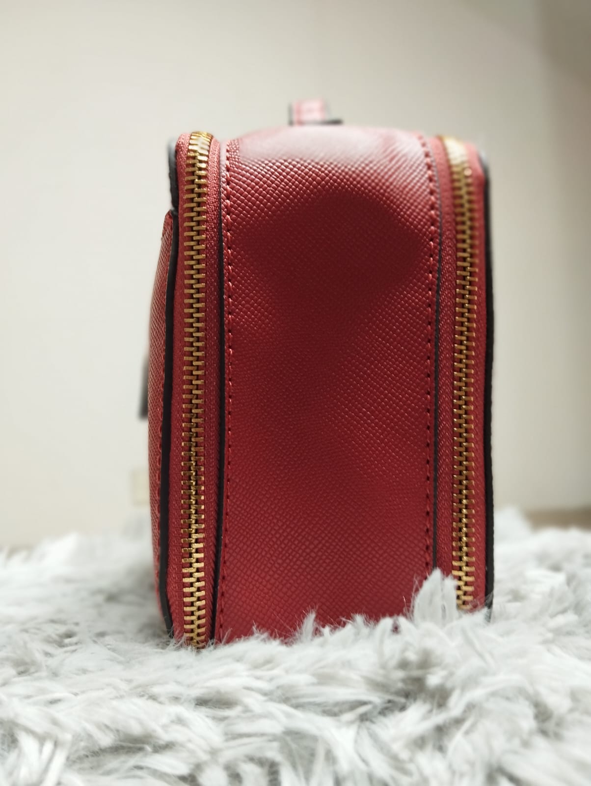 GUESS Luxe Zip Organizer Bag – Red